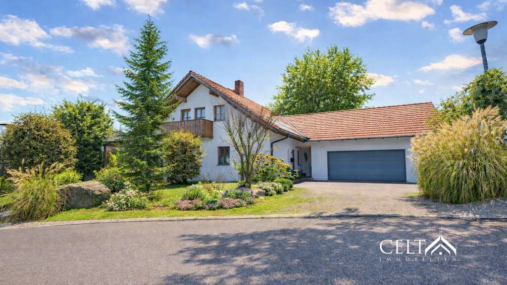 Einfamilienhaus zum Kauf 618.000 € 6 Zimmer 350 m² 644 m² Grundstück frei ab sofort Neukirchen 94362