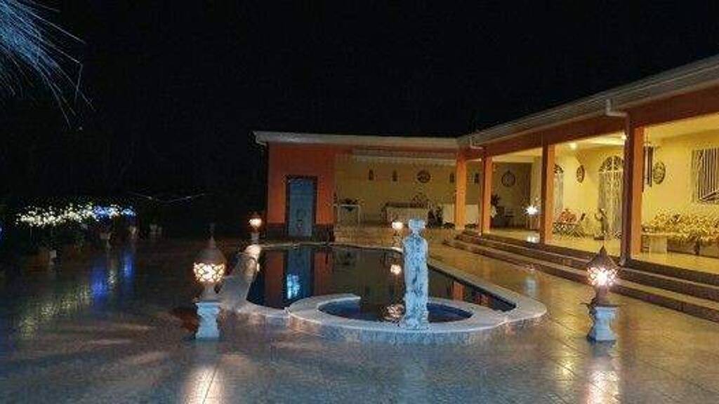 Einfamilienhaus zum Kauf 490.000 € 7 Zimmer 620 m² 28.000 m² Grundstück Piribebuy 3040