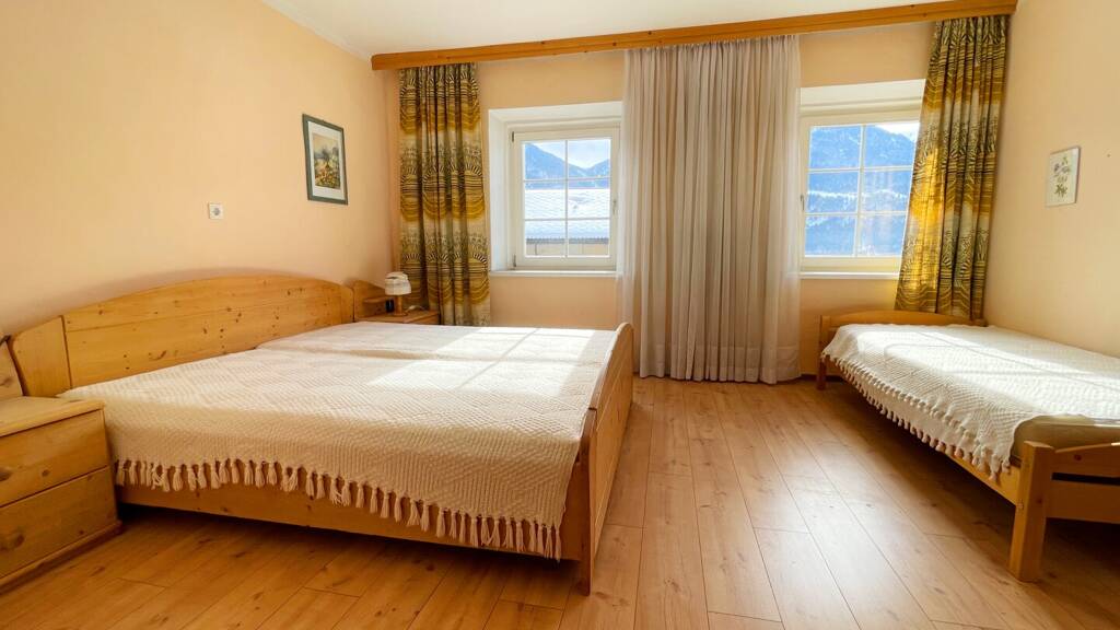 Mehrfamilienhaus zum Kauf 350.000 € 11 Zimmer 530 m² 1.406 m² Grundstück Reisach 9633