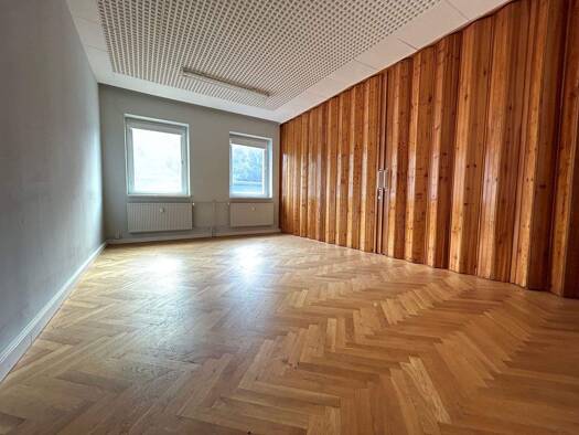 Bürofläche zur Miete provisionsfrei 3 € 27 m² Bürofläche Kurze Straße 18 Niederwiesa Niederwiesa 09577