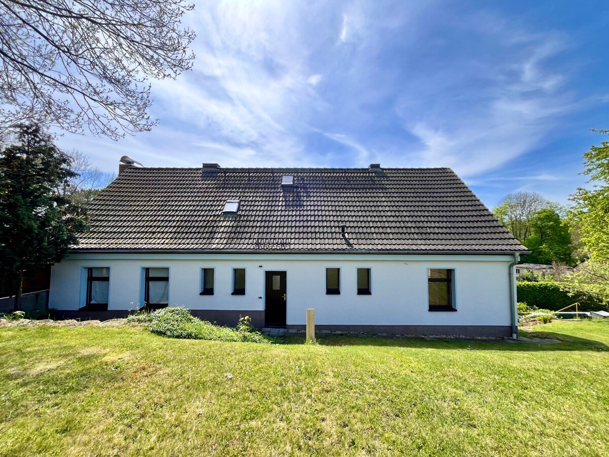 Einfamilienhaus zum Kauf 169.000 € 4 Zimmer 130 m²<br/>Wohnfläche 1.163 m²<br/>Grundstück Glauchau Glauchau 08371