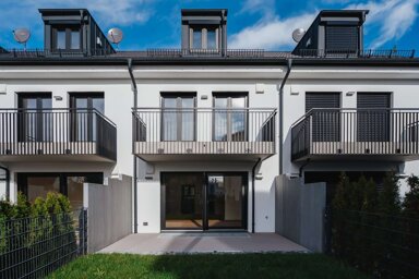 Reihenmittelhaus zum Kauf provisionsfrei 895.000 € 5,5 Zimmer 185 m² 285 m² Grundstück frei ab sofort Mering Mering 86415