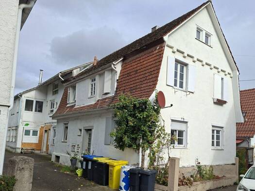 Mehrfamilienhaus zum Kauf 235.000 € 6 Zimmer 114 m² 146 m² Grundstück frei ab sofort Fellbach 70734