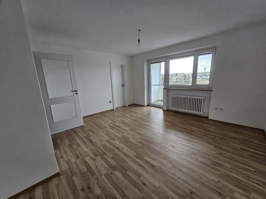 Wohnung zur Miete 300 € 1 Zimmer 33,9 m² 7. Geschoss frei ab sofort Köditzer Straße 3 Innenstadt Hof 95030