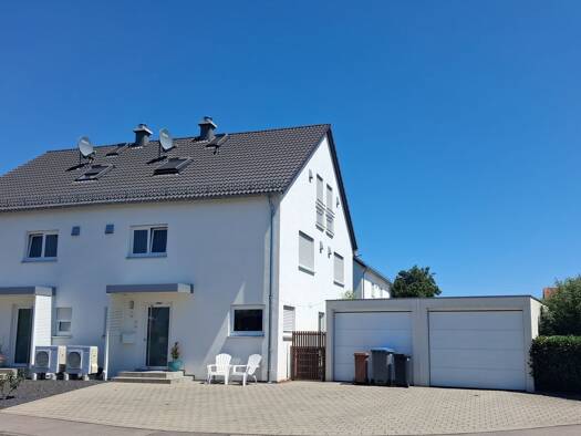 Doppelhaushälfte zur Miete 1.350 € 1 Zimmer 155 m² 418 m² Grundstück frei ab 01.02.2027 Rohrdorf Eutingen im Gäu 72184