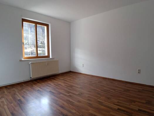 Wohnung zur Miete 220 € 2 Zimmer 51,5 m² 1. Geschoss frei ab 01.11.2025 Elsterberg 07985