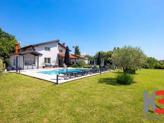 Haus zum Kauf 1.200.000 € 5 Zimmer 220 m² Opatija 0