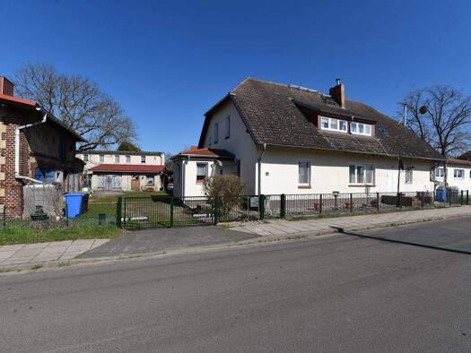 Mehrfamilienhaus zum Kauf provisionsfrei als Kapitalanlage geeignet 350.000 € 10 Zimmer 345 m² 2.227 m² Grundstück Eggersdorf Müncheberg 15374