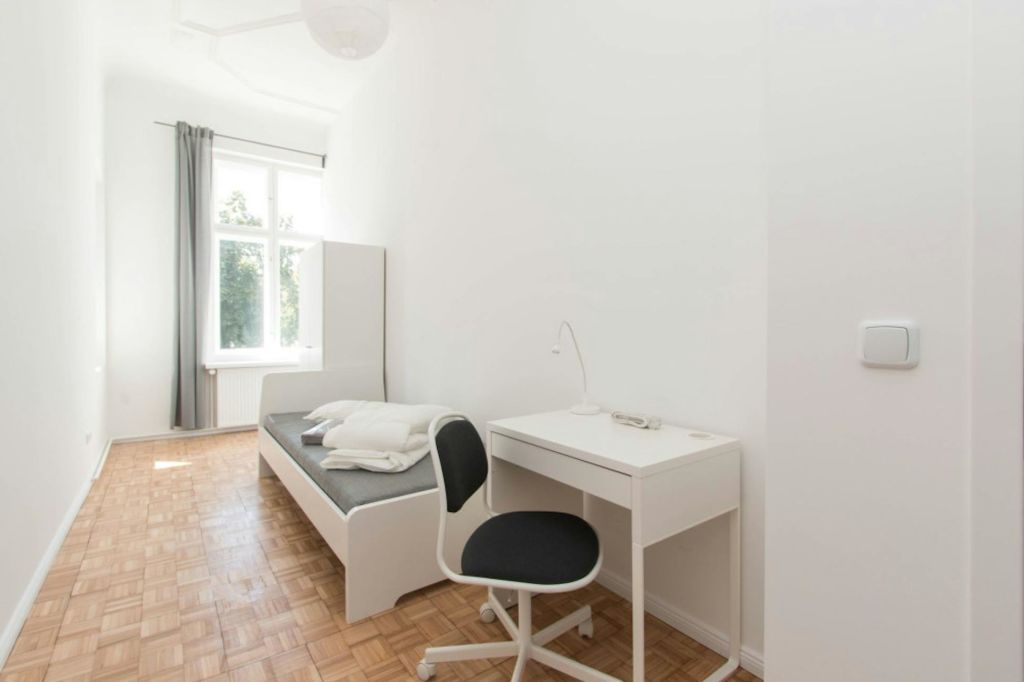 Wohnung zur Miete Wohnen auf Zeit 699 € 1 Zimmer 9 m²<br/>Wohnfläche 15.01.2025<br/>Verfügbarkeit HERMANNSTR. Neukölln Berlin 12049