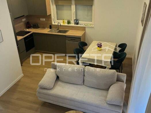 Wohnung zur Miete 900 € 3 Zimmer 60 m² Visoka