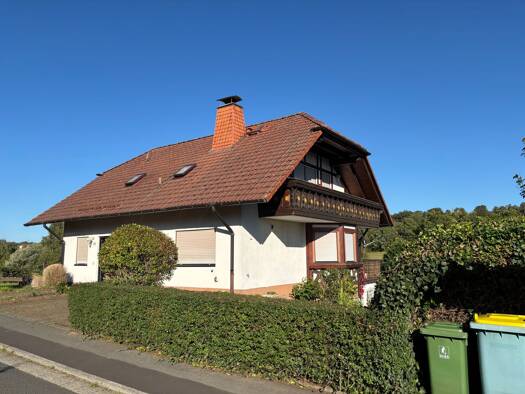 Einfamilienhaus zum Kauf 439.000 € 6 Zimmer 180 m² 748 m² Grundstück frei ab sofort Rhönstraße 50 Birstein 63633