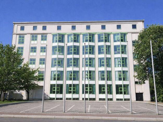 Mehrfamilienhaus zum Kauf provisionsfrei 8.500.000 € 100 Zimmer 7.193 m² 3.026 m² Grundstück Landsberger Straße 16 Freiimfelde Halle 06112