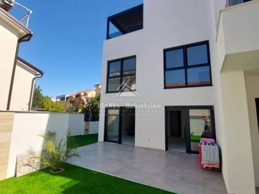 Haus zum Kauf 439.000 € 4 Zimmer 163 m² Srima, Vodice Vodice