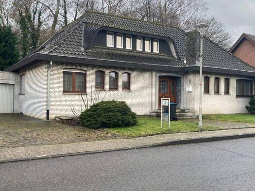 Einfamilienhaus zum Kauf 399.000 € 5 Zimmer 215 m² 667 m² Grundstück frei ab sofort Lindern Geilenkirchen 52511