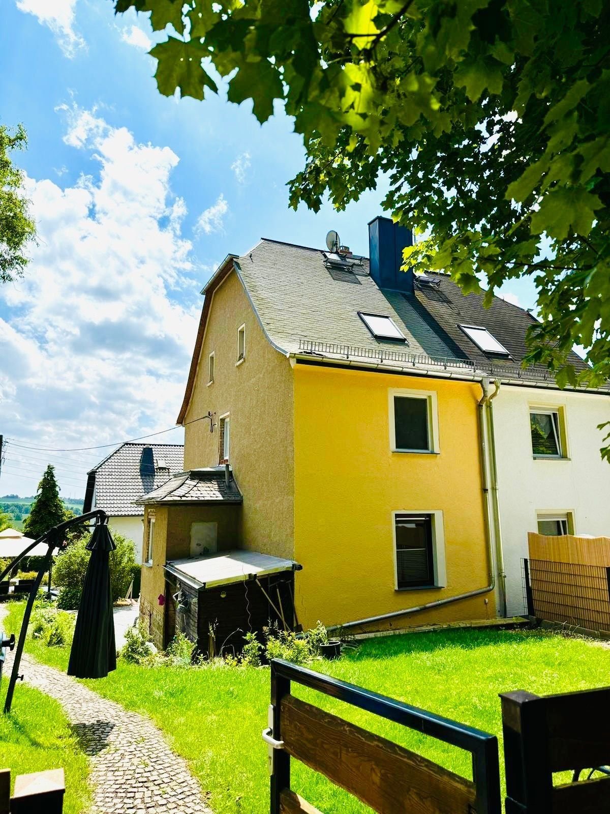 Doppelhaushälfte zur Miete 1.000 € 4 Zimmer 118 m²<br/>Wohnfläche 280 m²<br/>Grundstück 01.04.2025<br/>Verfügbarkeit Crimmitschau Crimmitschau 08451