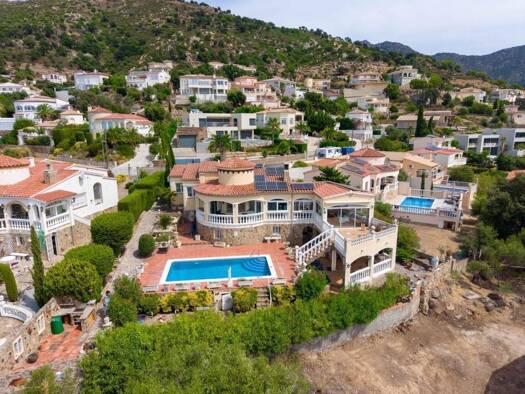 Chalet zum Kauf 595.000 € 3 Zimmer 239 m² 841 m² Grundstück BELGICA-UR.CAN ISAC 165 Palau-saverdera 17495