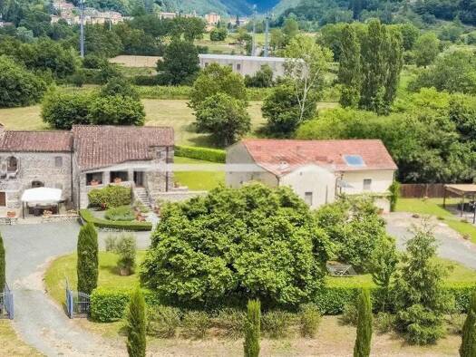 Haus zum Kauf 1.600.000 € 925 m² 24.000 m² Grundstück Licciana Nardi 54016