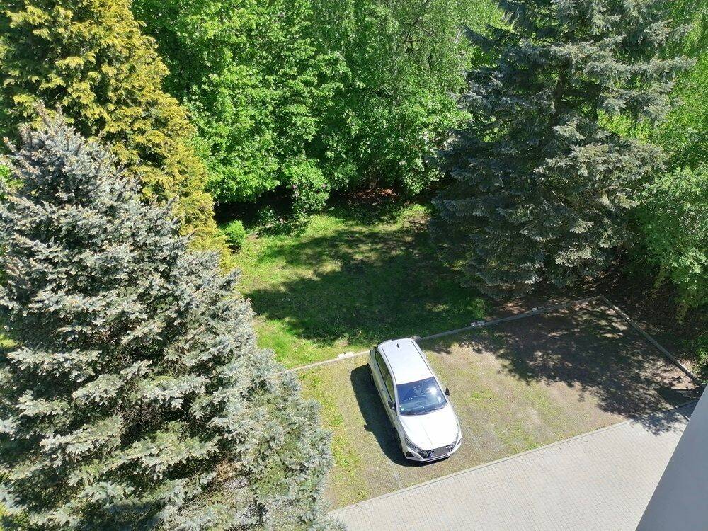 !! Voll möblierte Wohnung mit EBK, Aufzug, Balkon und PKW-Stellplatz !! – Chemnitz – Vorschaubild 14