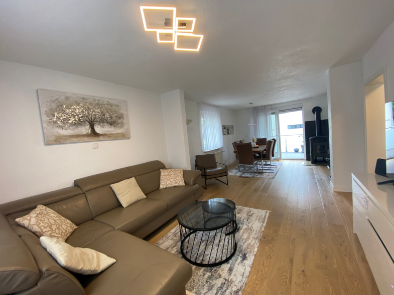 Doppelhaushälfte zum Kauf 549.000 € 5,5 Zimmer 91,5 m² 128 m² Grundstück frei ab 01.09.2025 Gärtringen Gärtringen 71116