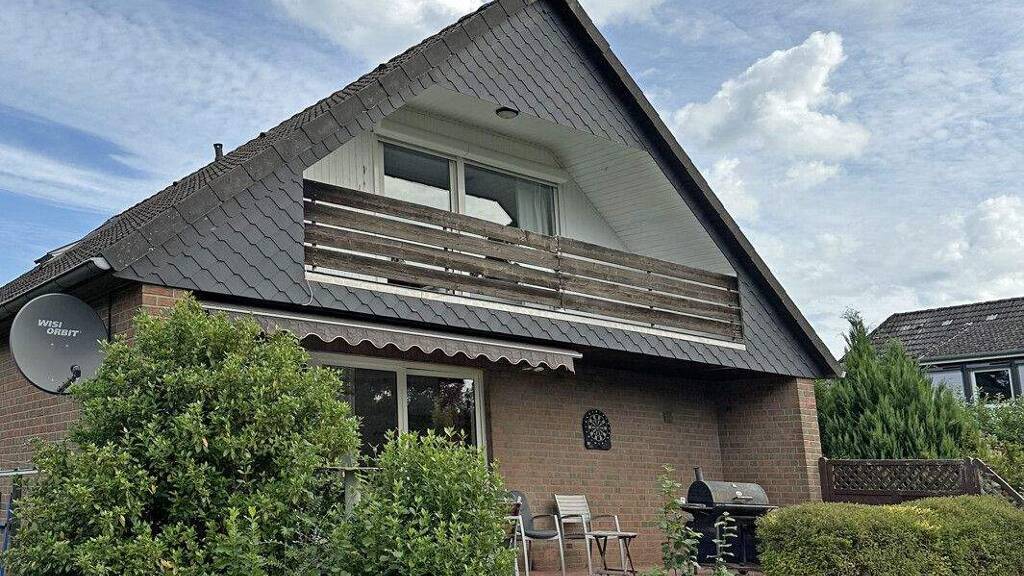 Einfamilienhaus zum Kauf 435.000 € 4 Zimmer 141,2 m² 704 m² Grundstück Reppenstedt 21391