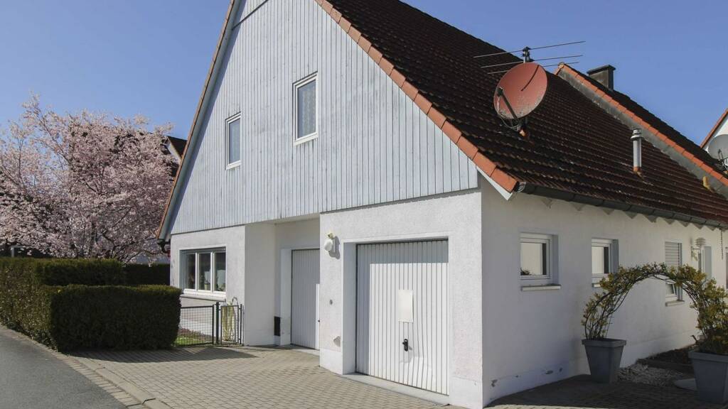 Doppelhaushälfte zum Kauf 375.000 € 3 Zimmer 114 m² 387 m² Grundstück Uehlfeld 91486
