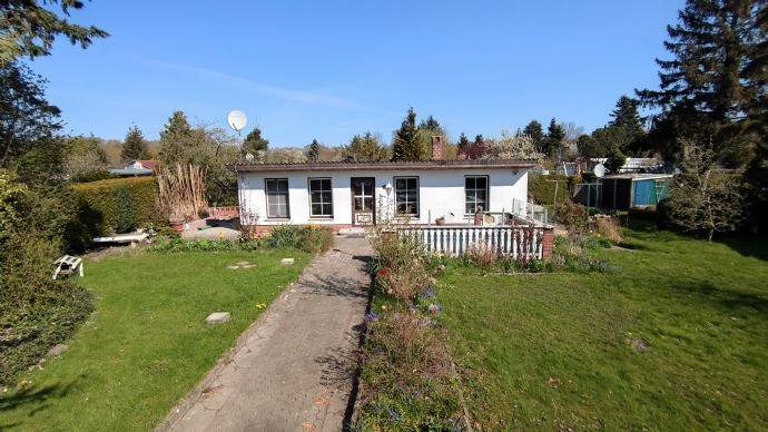 Bungalow zur Versteigerung provisionsfrei 40.000 € 3 Zimmer 53 m²<br/>Wohnfläche 667 m²<br/>Grundstück ab sofort<br/>Verfügbarkeit Am Heiderand 22 Stuthof Rostock 18146