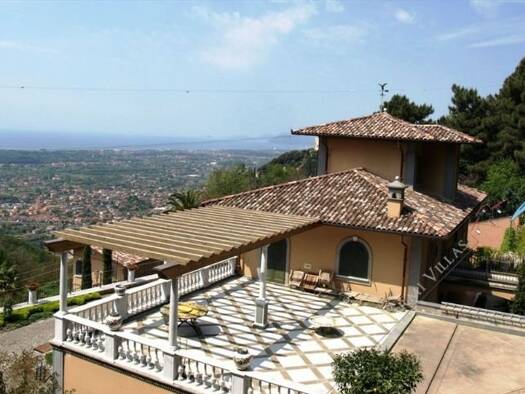 Villa zum Kauf 6 Zimmer 600 m² 15.000 m² Grundstück Pietrasanta 55045