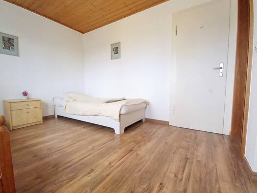 WG-Zimmer zur Miete auf Zeit 680 € 14 m² frei ab sofort Stammheimer Straße Kallenberg Korntal-Münchingen 70825