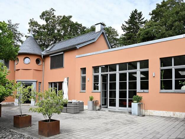 Villa zum Kauf provisionsfrei 1.600.000 € 8 Zimmer 390 m² 1.000 m² Grundstück Südstadt Weimar 99425