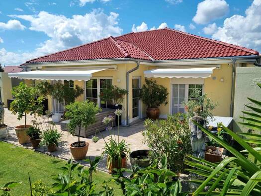 Bungalow zum Kauf 749.000 € 4 Zimmer 160 m² 499 m² Grundstück Essingen 76879