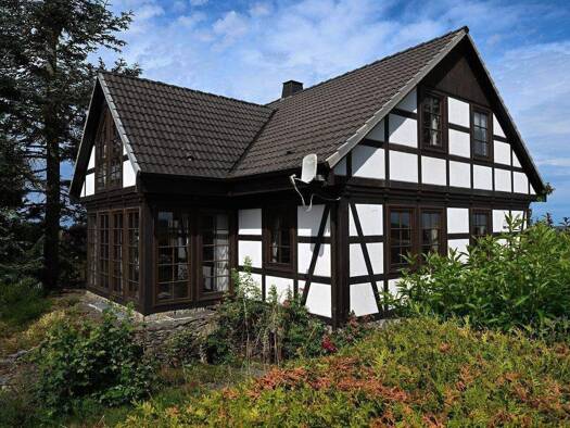 Einfamilienhaus zum Kauf 299.000 € 6 Zimmer 156 m² 516 m² Grundstück frei ab sofort Jahnsdorf Jahnsdorf/Erzgeb. 09387