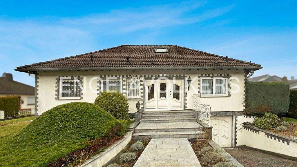 Einfamilienhaus zum Kauf 349.000 € 5 Zimmer 190 m² 733 m² Grundstück Steimel 57614