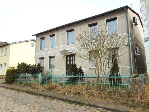 Mehrfamilienhaus zum Kauf provisionsfrei als Kapitalanlage geeignet 167.400 € 160 m² 456 m² Grundstück Sassnitz 18546
