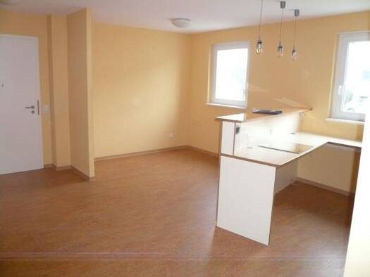 Praxis zur Miete 900 € 5 Zimmer 95 m² Bürofläche Ötigheim 76470