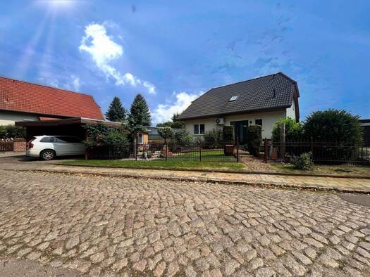 Einfamilienhaus zum Kauf 429.000 € 5 Zimmer 137 m² 1.034 m² Grundstück frei ab sofort Lohnsdorf Landsberg 06188