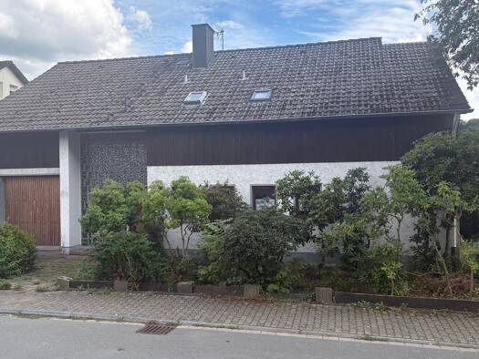 Einfamilienhaus zum Kauf 227.000 € 7 Zimmer 133 m² 803 m² Grundstück frei ab sofort Neuenrade Neuenrade 58809