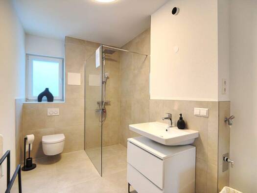 Wohnung zum Kauf - Erstbezug provisionsfrei 389.000 € 3 Zimmer 85,1 m² 1. Geschoss Hermann-Voland-Straße 6 Königsfeld Königsfeld im Schwarzwald 78126