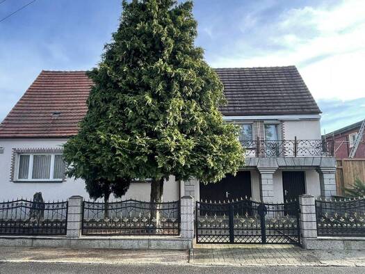 Einfamilienhaus zum Kauf 159.000 € 6 Zimmer 141 m² 911 m² Grundstück Lauta 02991