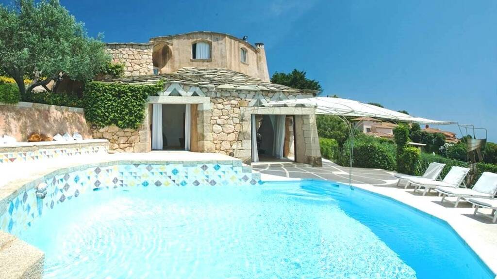 Haus zur Miete 5 Zimmer 280 m² 2.200 m² Grundstück Porto Cervo 07021