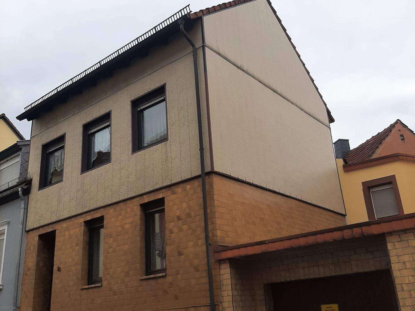 Immobilie in Pirmasens - Einfamilienreihenhaus mit kleiner Terrasse in zentraler Lage - Bild 1