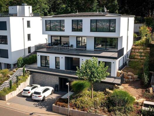 Haus zum Kauf 10 Zimmer 440 m² 1.000 m² Grundstück St Johann Saarbrücken 66123