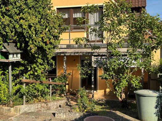 Haus zum Kauf 265.000 € 7 Zimmer 185 m² 400 m² Grundstück frei ab sofort Röttingen Röttingen 97285