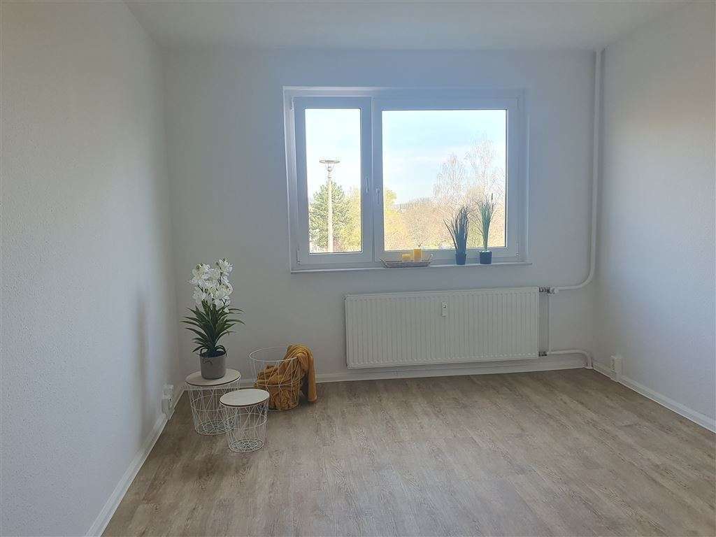 Wohnung zur Miete 339 € 2 Zimmer 55,2 m²<br/>Wohnfläche 1.<br/>Geschoss 01.01.2025<br/>Verfügbarkeit Otto-Worms-Straße 10 Lusan - Brüte 2 Gera 07549