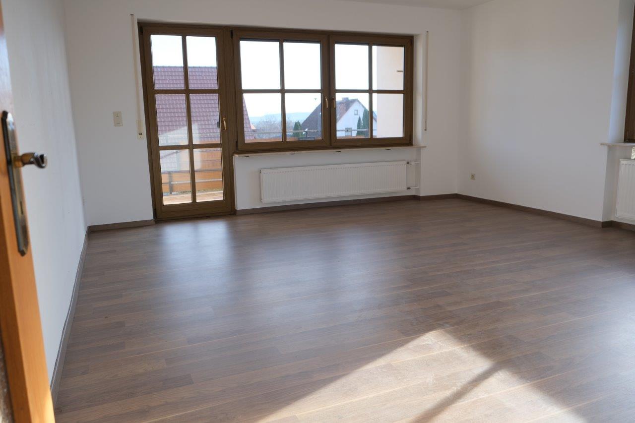 Wohnung zur Miete 650 € 2,5 Zimmer 92 m²<br/>Wohnfläche 1.<br/>Geschoss ab sofort<br/>Verfügbarkeit Prof.-Pickel-Str. 11 Sommerach 97334