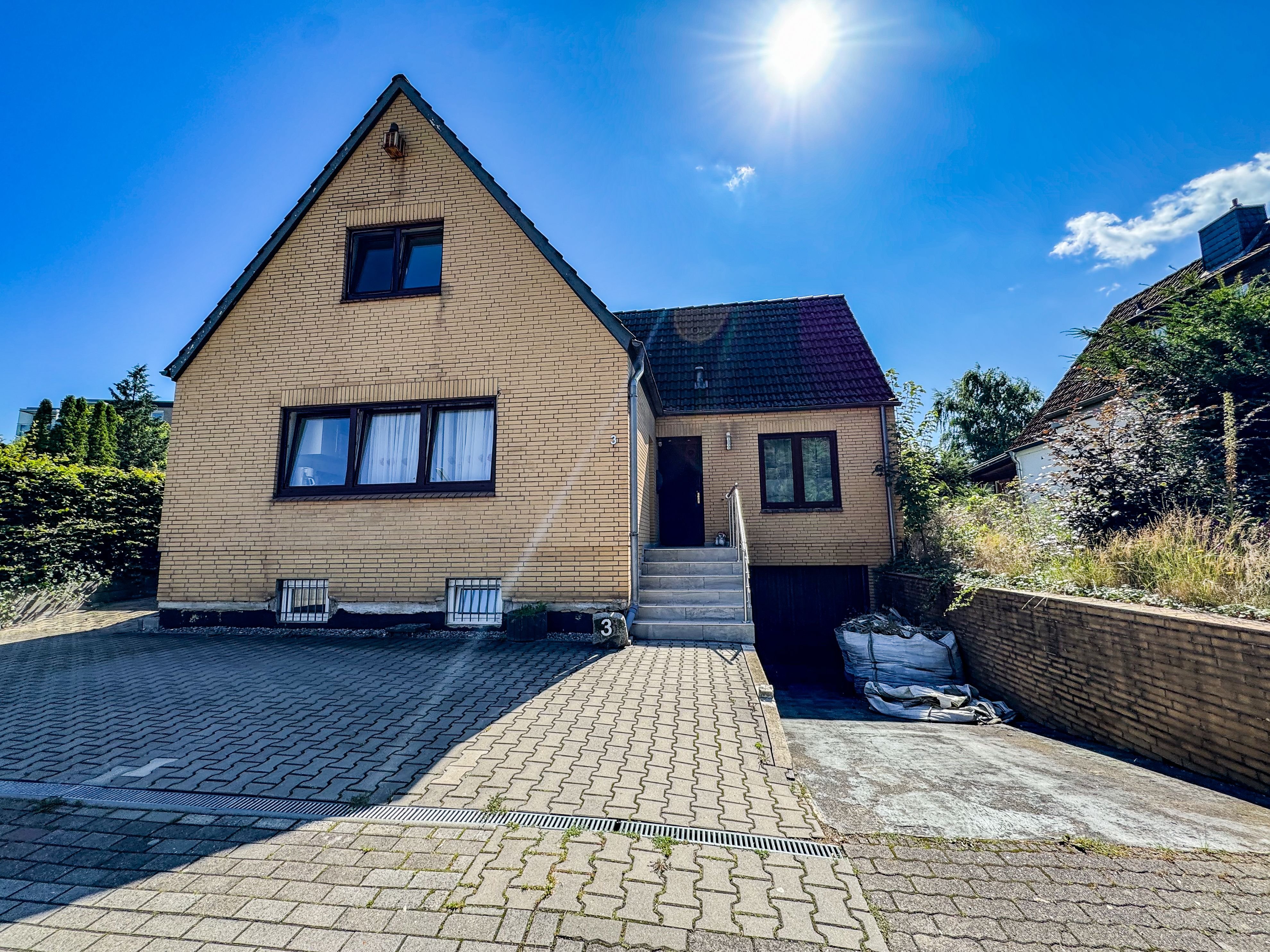 Einfamilienhaus zum Kauf 599.000 € 6 Zimmer 154 m²<br/>Wohnfläche 865 m²<br/>Grundstück 01.01.2025<br/>Verfügbarkeit Garstedt Norderstedt 22848