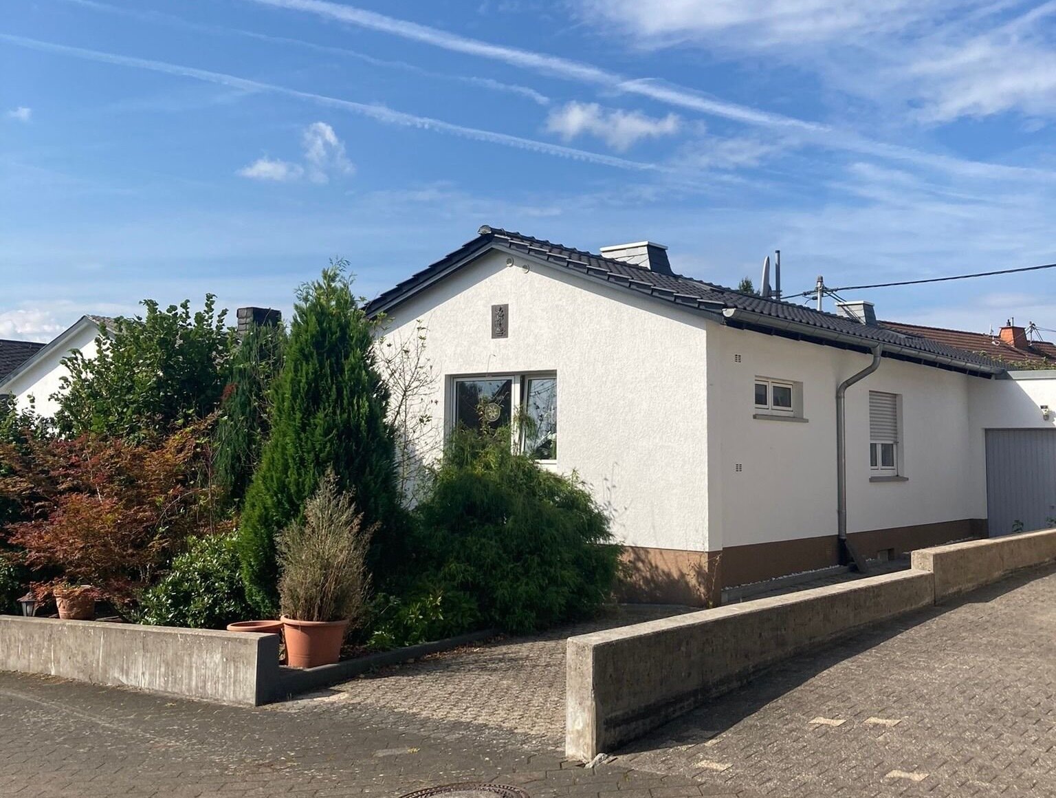 Bungalow zum Kauf 207.000 € 4 Zimmer 76 m²<br/>Wohnfläche 416 m²<br/>Grundstück ab sofort<br/>Verfügbarkeit Dernbach (Westerwald) 56428