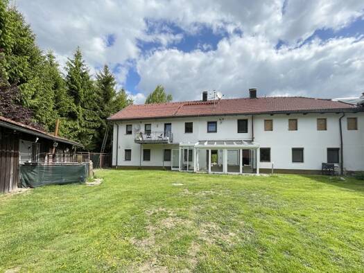 Mehrfamilienhaus zum Kauf 295.000 € 5 Zimmer 120 m² 6.197 m² Grundstück frei ab sofort Dampfsäge Lindberg 94227