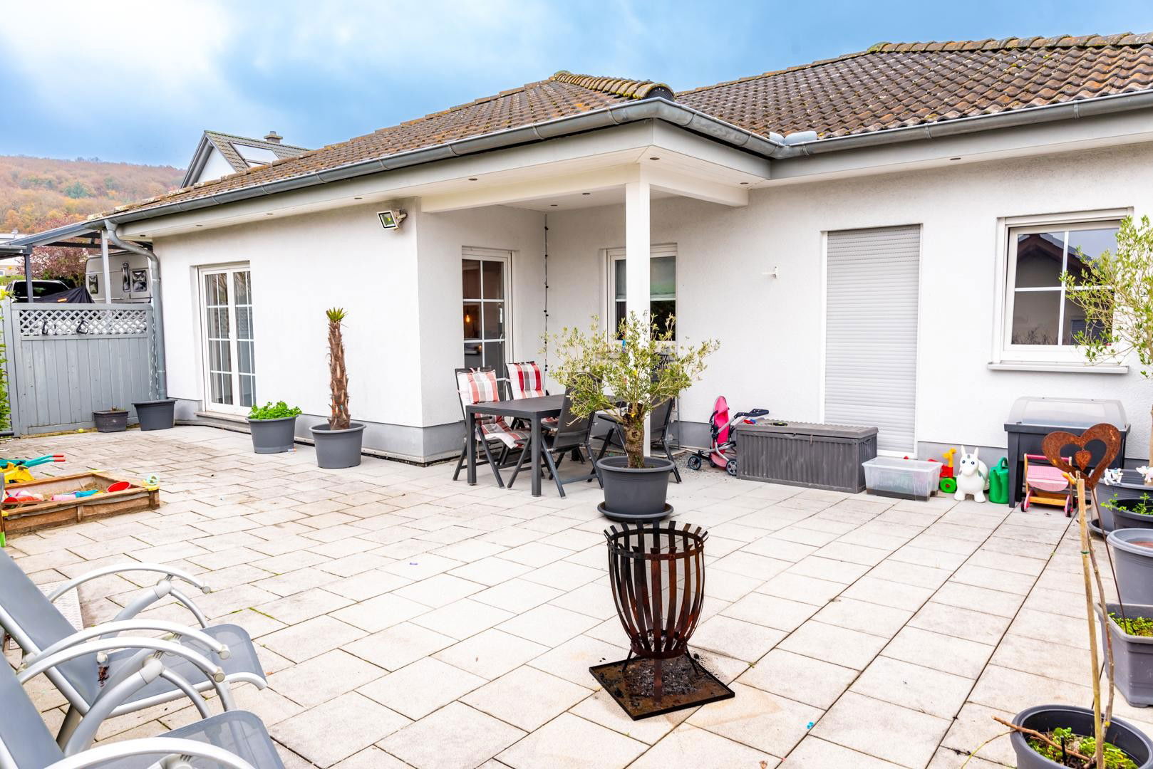 Bungalow zum Kauf provisionsfrei 439.000 € 6 Zimmer 180 m²<br/>Wohnfläche 665 m²<br/>Grundstück Altenvers Lohra-Altenvers 35102