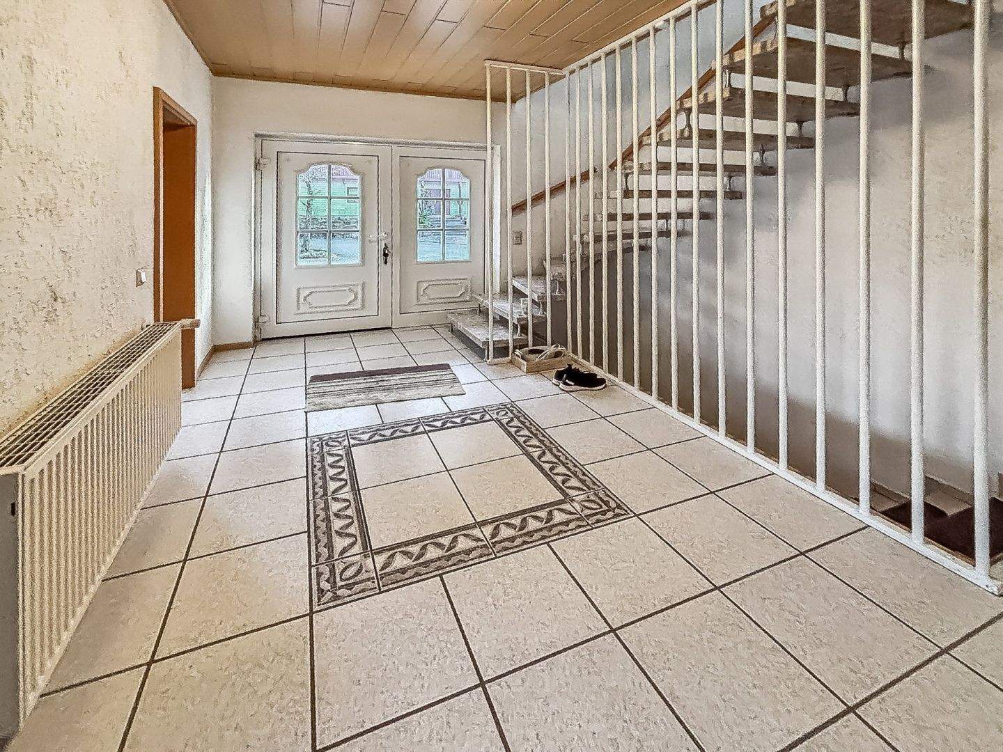 Immobilie in Wallhalben - Hochwertiges Einfamilienhaus mit ELW in Sackgassenlage von Wallhalben - Bild 1