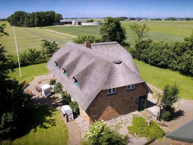 Einfamilienhaus zur Miete 2.150 € 7 Zimmer 275 m² 4.460 m² Grundstück frei ab sofort Diedersbüller Weg 5 Emmelsbüll-Horsbüll 25924